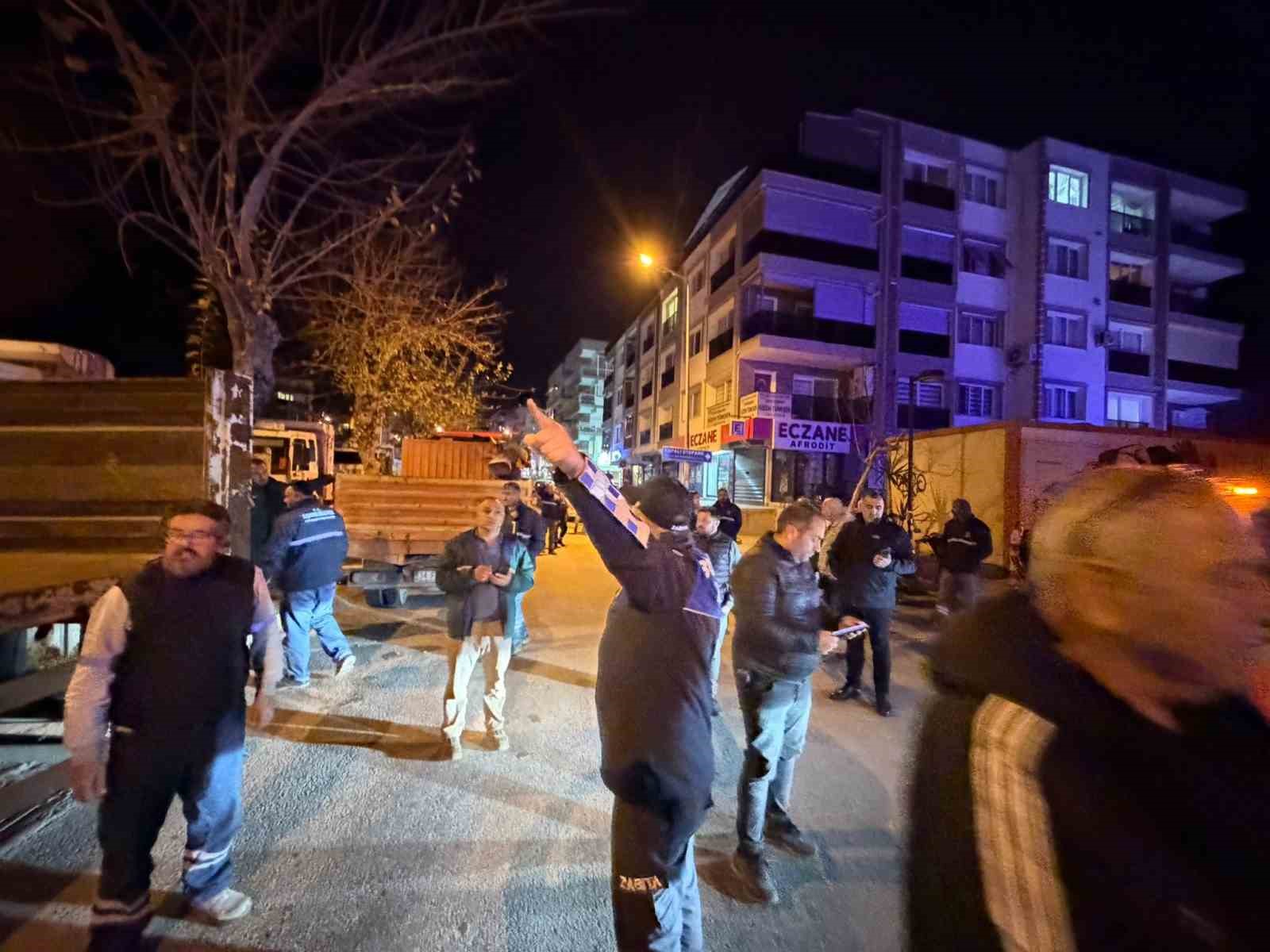 Kuşadası’nda belediye ekipleri karşı karşıya geldi