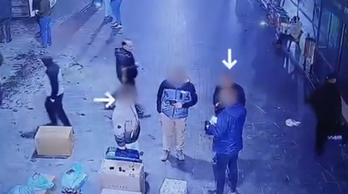 Midelerinde taşıdıkları 807 gram uyuşturucu ile yakalanan 2 kişi tutuklandı