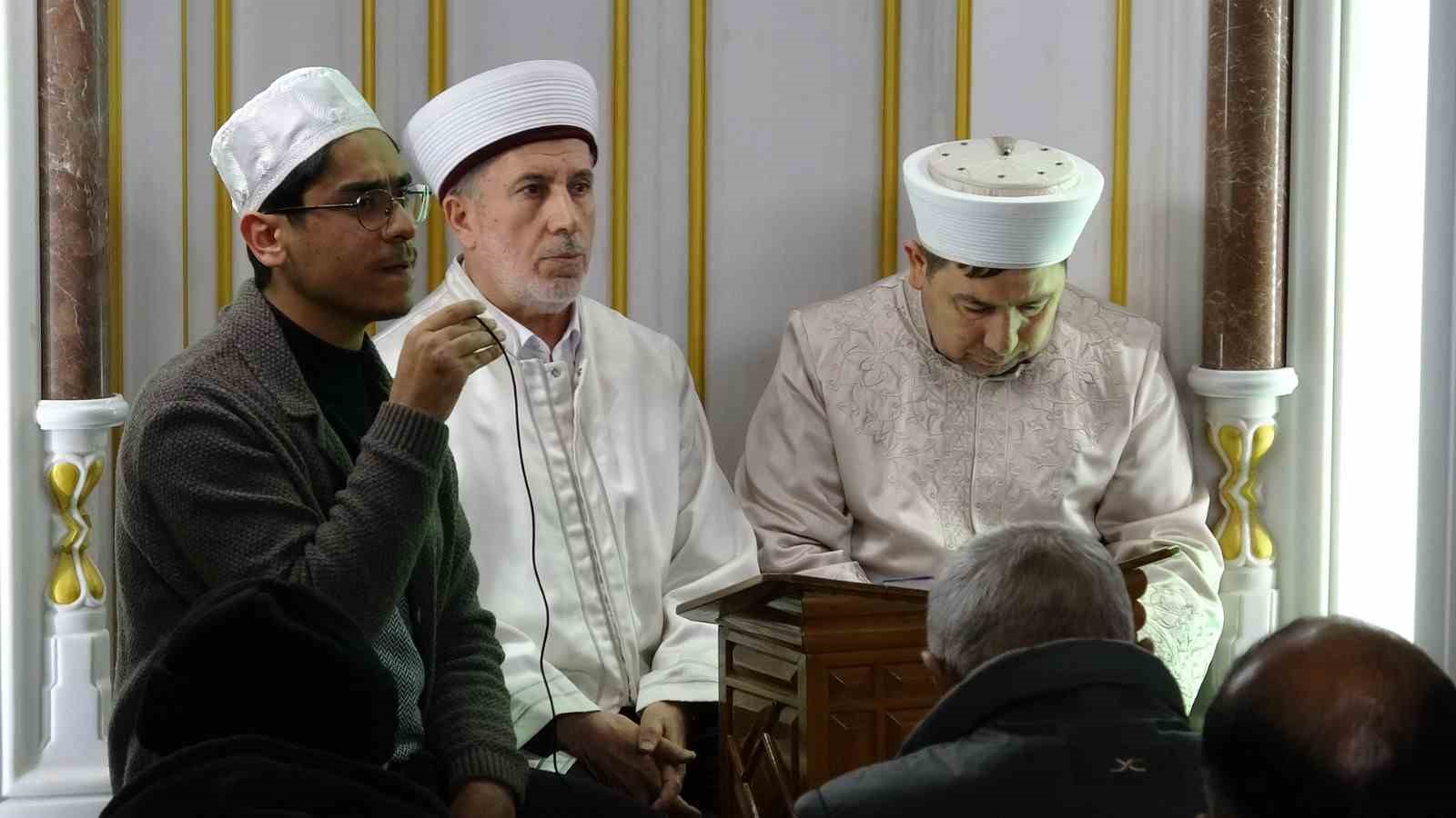 Kilis’te Miraç Kandili’nde camiler doldu taştı