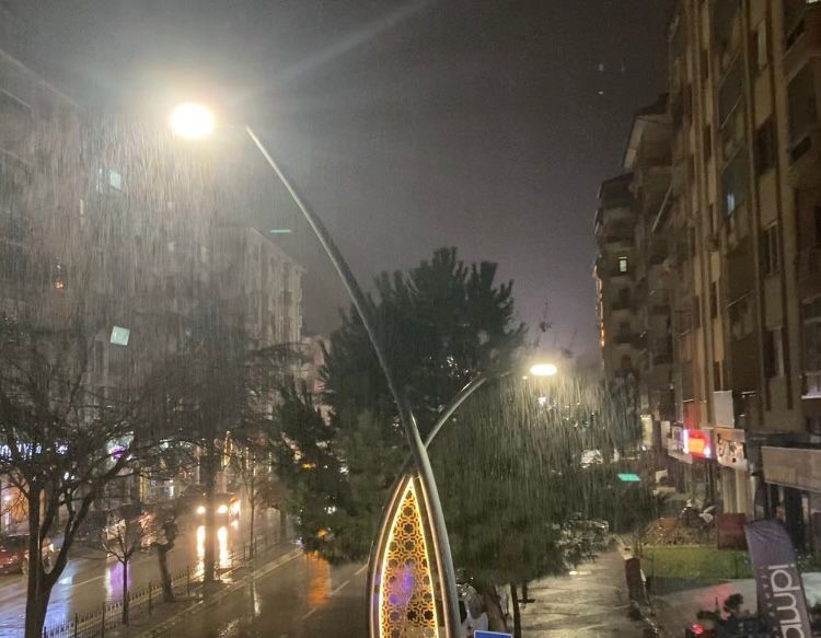 Isparta’da fırtına nedeniyle motosiklet ve motokuryelere trafik kısıtlaması