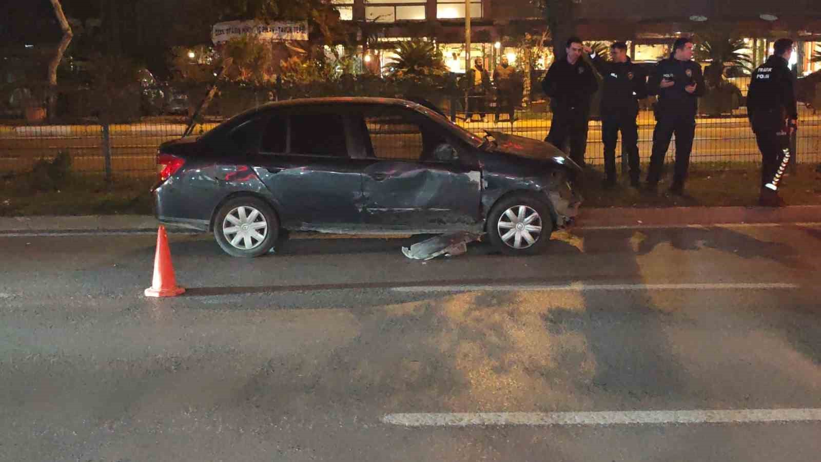 Antalya’da polisten kaçan sürücü kaza yaptı