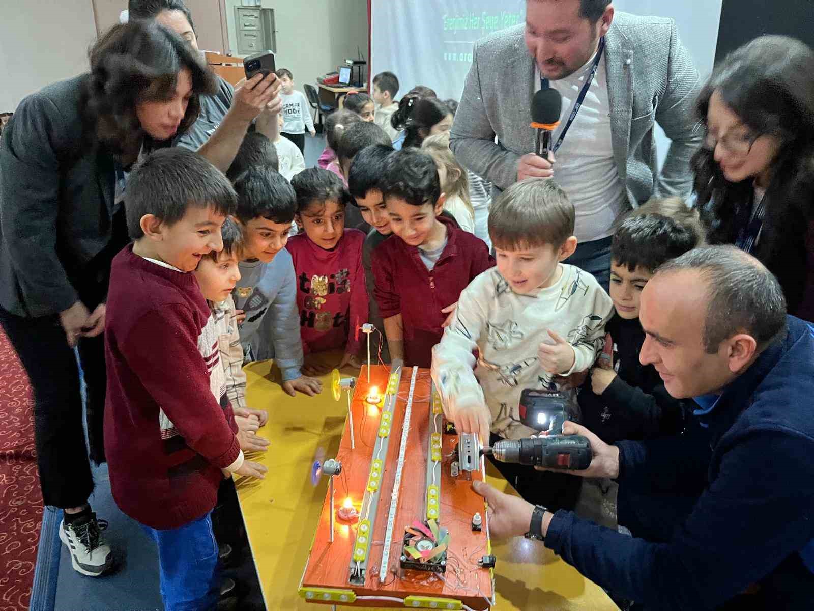 Aras EDAŞ, Enerji Verimliliği Haftası’nda öğrencilerle buluştu