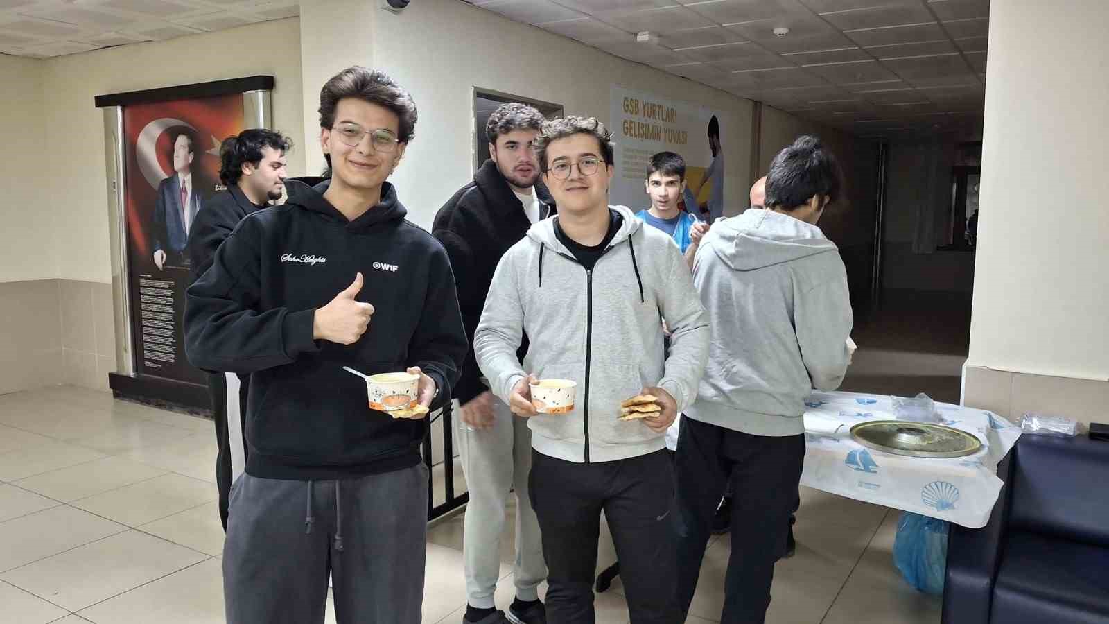 Sivrihisar’da KYK öğrencilerine final morali