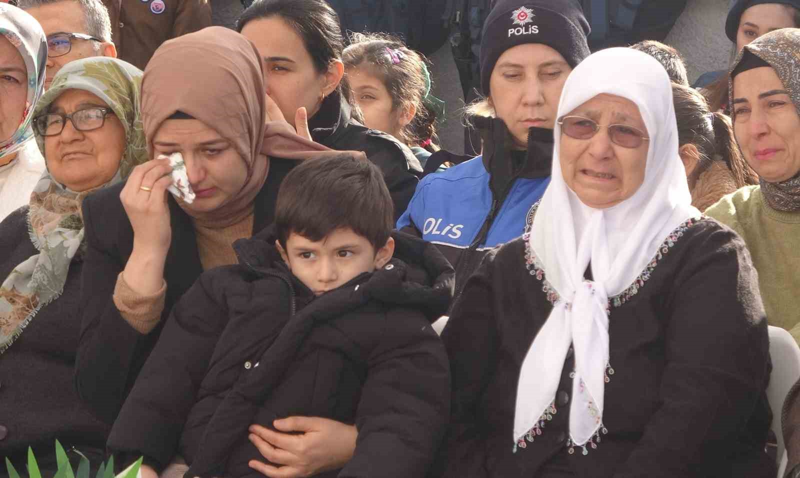 Karne gününde duygulandıran tören: Şehitlerin ismi verilen okullar açıldı