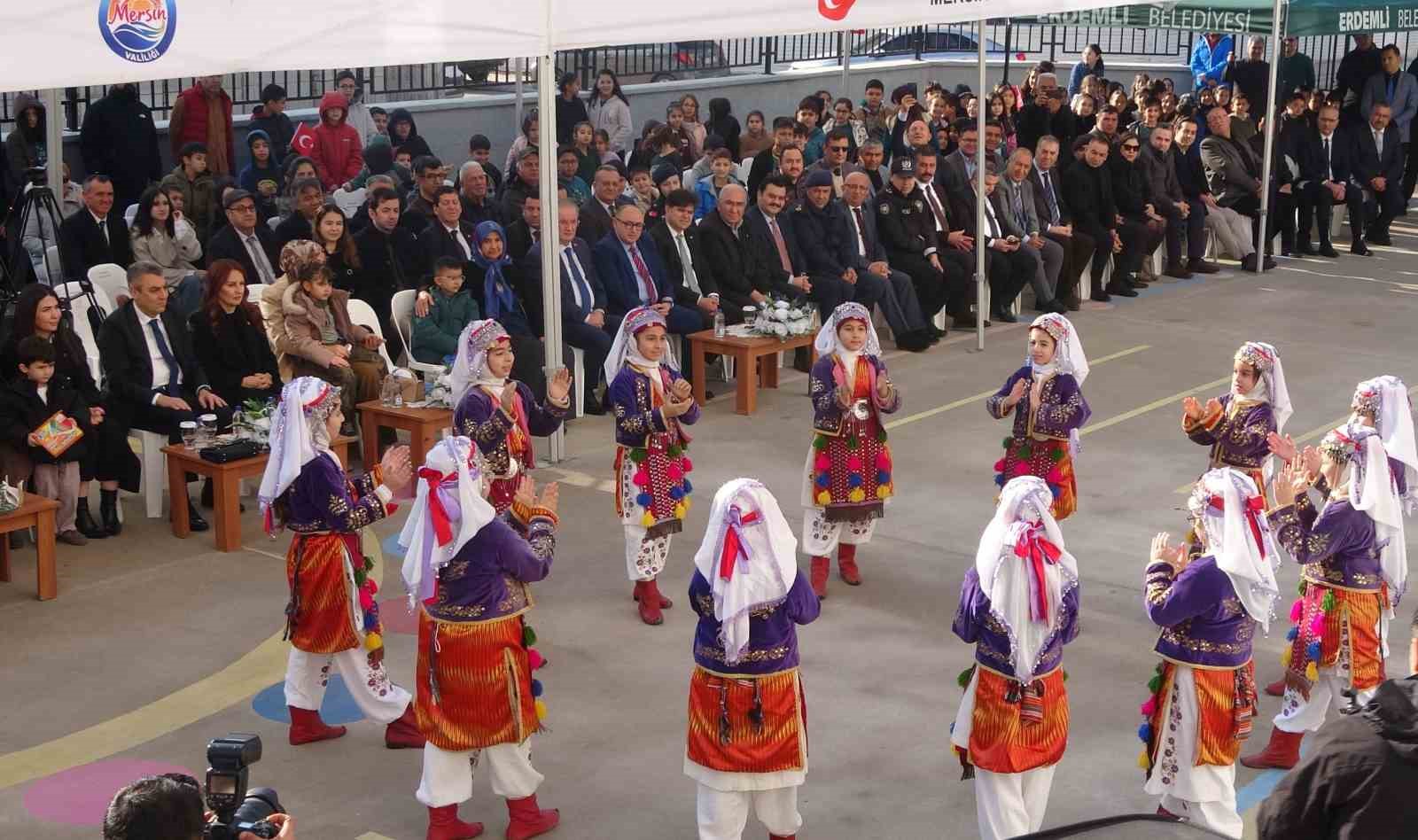 Karne gününde duygulandıran tören: Şehitlerin ismi verilen okullar açıldı