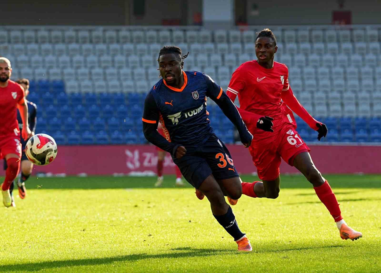 Ziraat Türkiye Kupası: RAMS Başakşehir: 1 - Boluspor: 1 (İlk yarı)