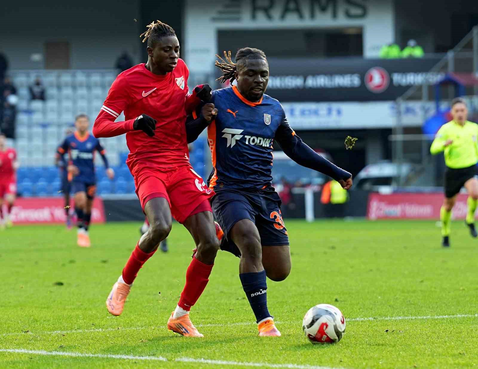 Ziraat Türkiye Kupası: RAMS Başakşehir: 1 - Boluspor: 1 (İlk yarı)
