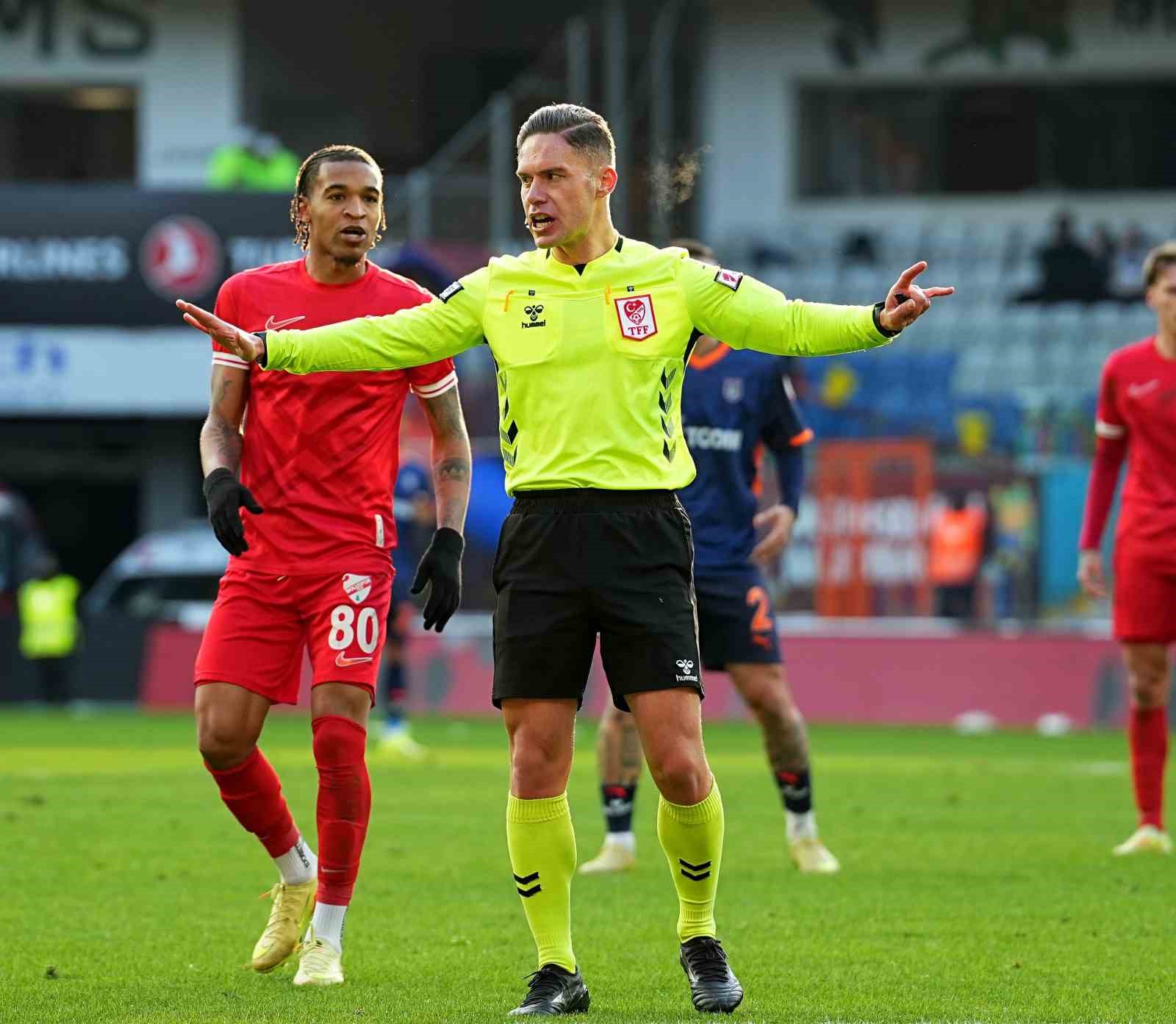 Ziraat Türkiye Kupası: RAMS Başakşehir: 1 - Boluspor: 1 (İlk yarı)