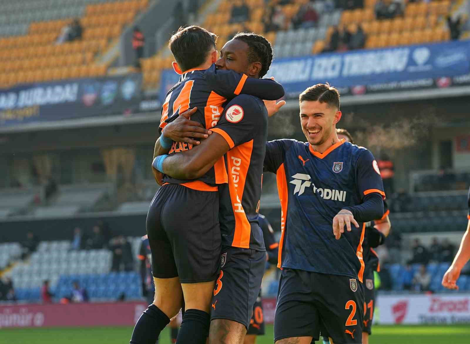 Ziraat Türkiye Kupası: RAMS Başakşehir: 1 - Boluspor: 1 (İlk yarı)