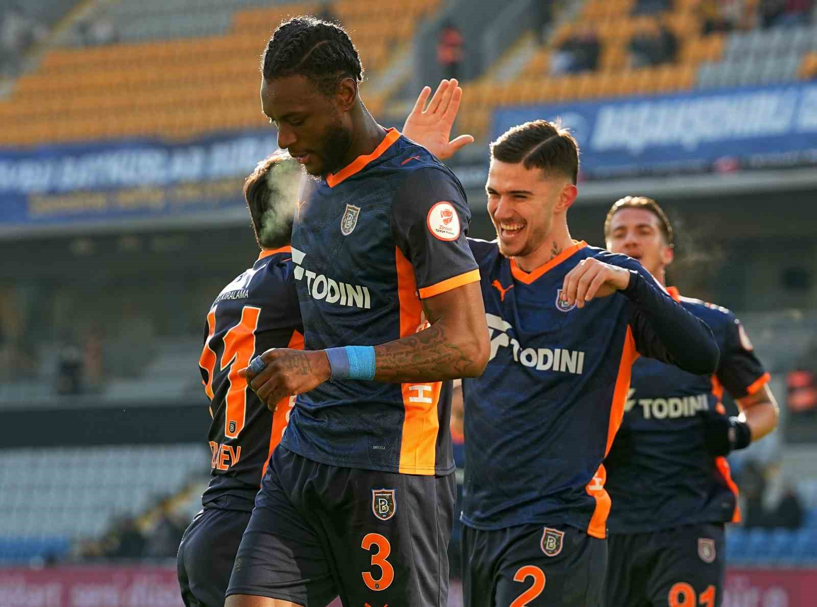 Ziraat Türkiye Kupası: RAMS Başakşehir: 1 - Boluspor: 1 (İlk yarı)