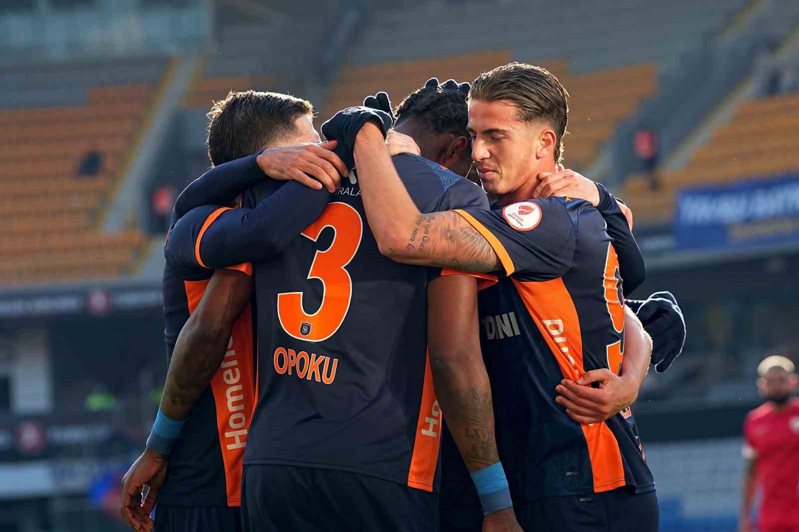 Ziraat Türkiye Kupası: RAMS Başakşehir: 1 - Boluspor: 1 (İlk yarı)
