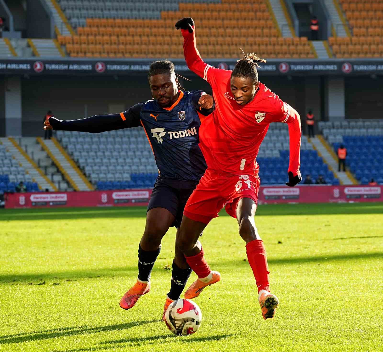 Ziraat Türkiye Kupası: RAMS Başakşehir: 1 - Boluspor: 1 (İlk yarı)
