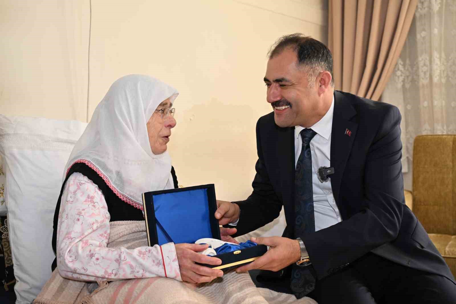 Yaşlı vatandaşlar Miraç Kandili’nde unutulmadı