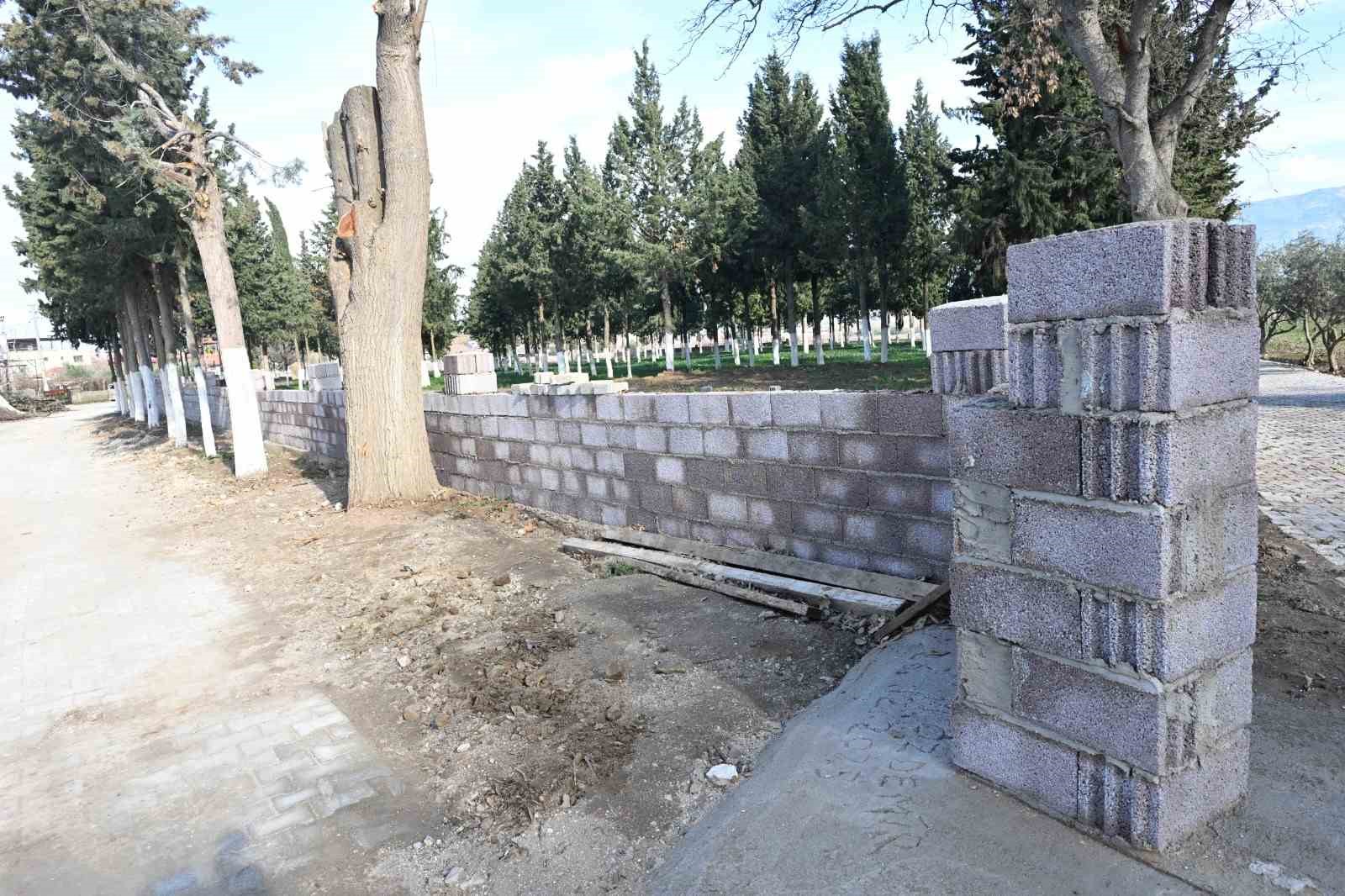 Aşağı Koçaklar Mezarlığı güvenli hale getirildi