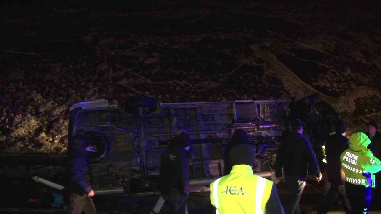 Kuzey Marmara Otoyolu’nda kar yağışı kaza getirdi: 11 yaralı