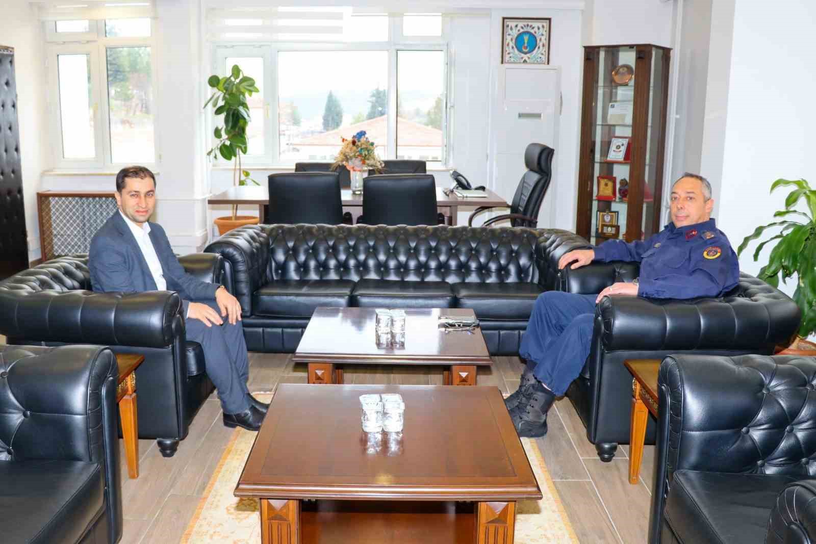 Bilecik’te kurum müdürlerinden Jandarma Komutanı Vanlı’ya ziyaret