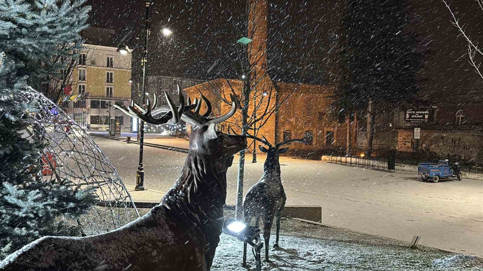 Bolu’da kar yağışı başladı