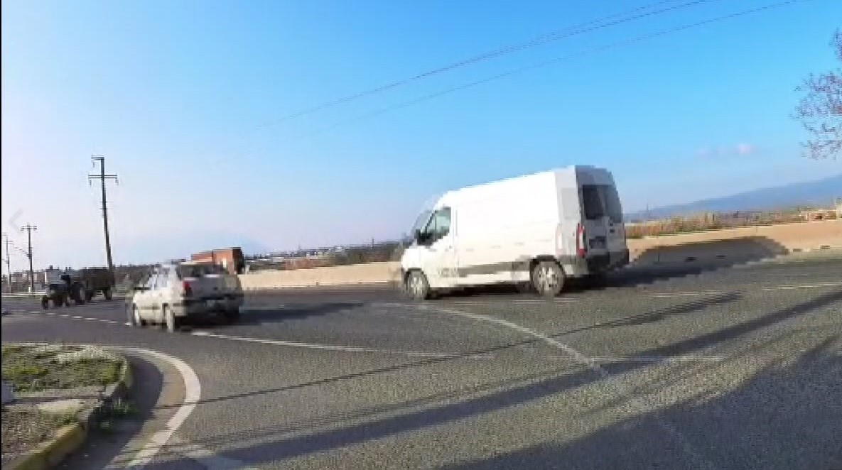 Manisa’da traktörle otomobil çarpıştı: 1 yaralı