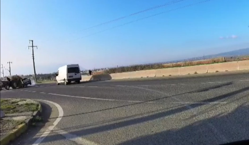 Manisa’da traktörle otomobil çarpıştı: 1 yaralı