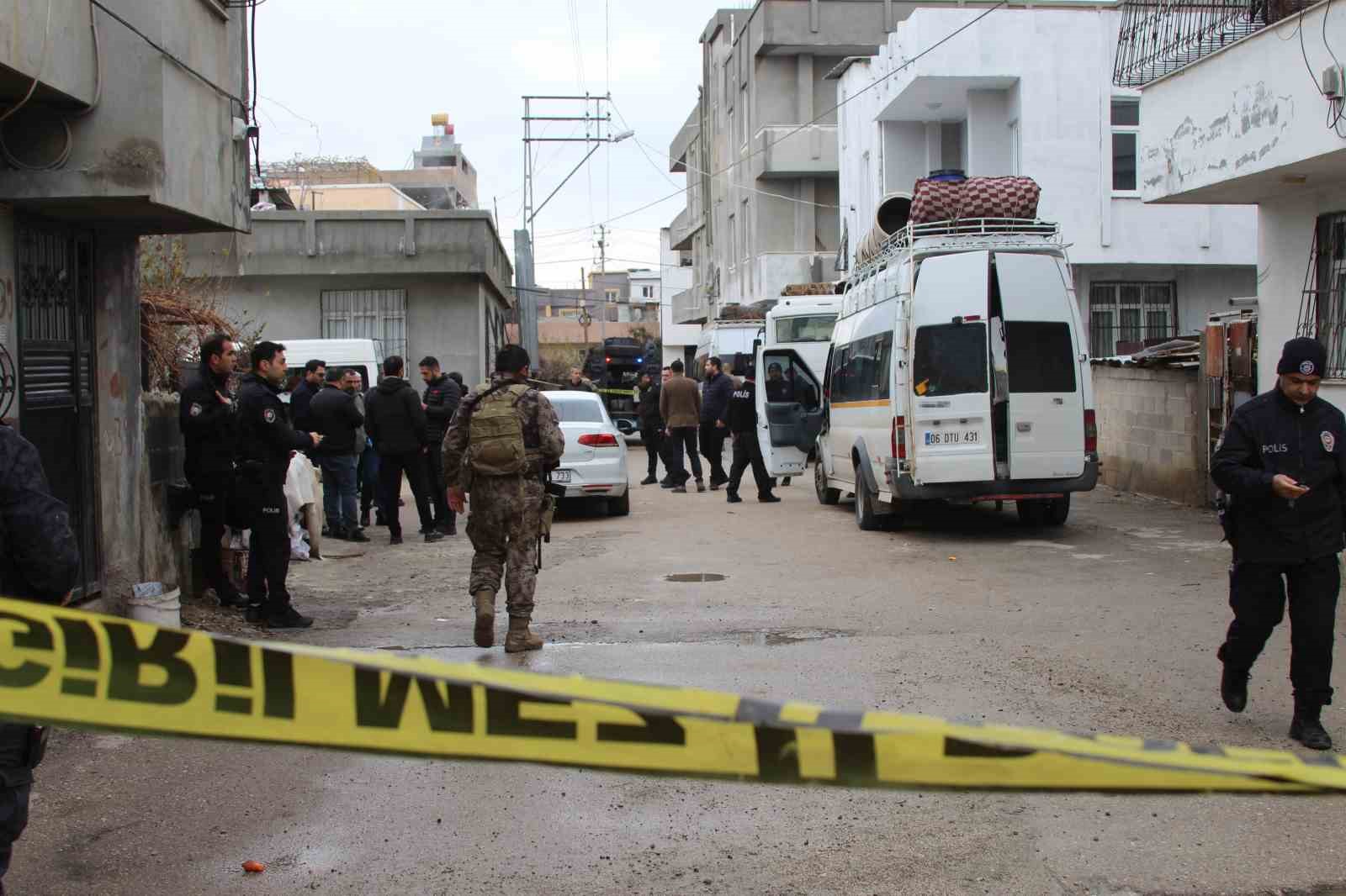 Adana’da taşlı, sopalı, silahlı kavga: 1 ölü, 5 yaralı