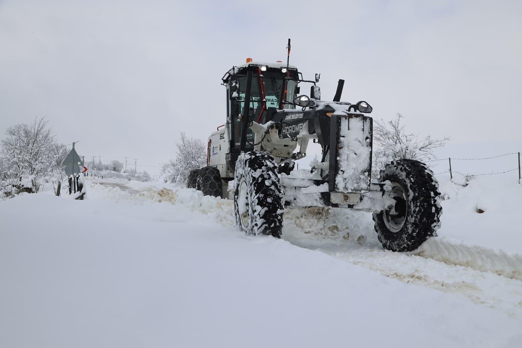 Canik’te kar mesaisi: Kaymakam Aydın ve Başkan Sandıkçı sahada