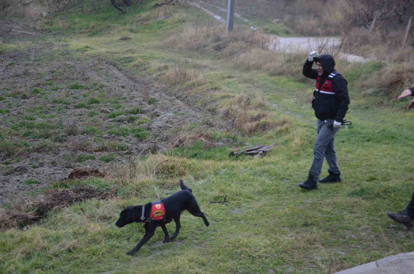 Demirci’de kayıp kadını arama çalışmaları 7’nci gününde sürüyor