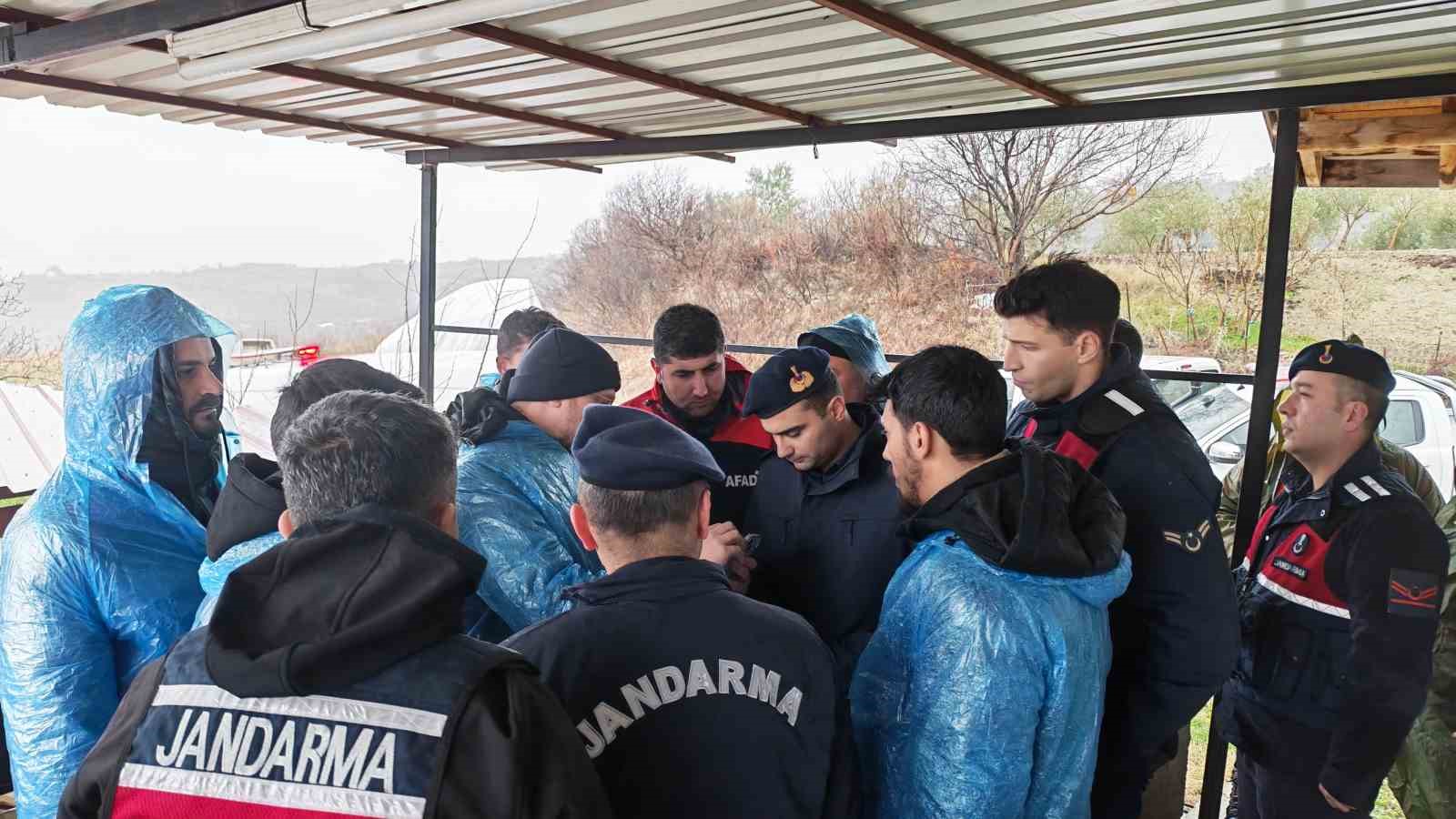 Demirci’de kayıp kadını arama çalışmaları 7’nci gününde sürüyor