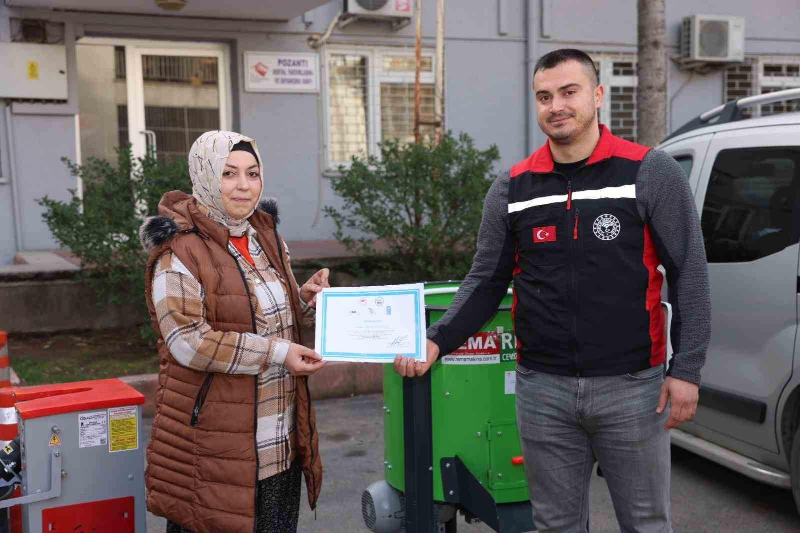 Pozantı’da üreticilere ekipman desteği verildi