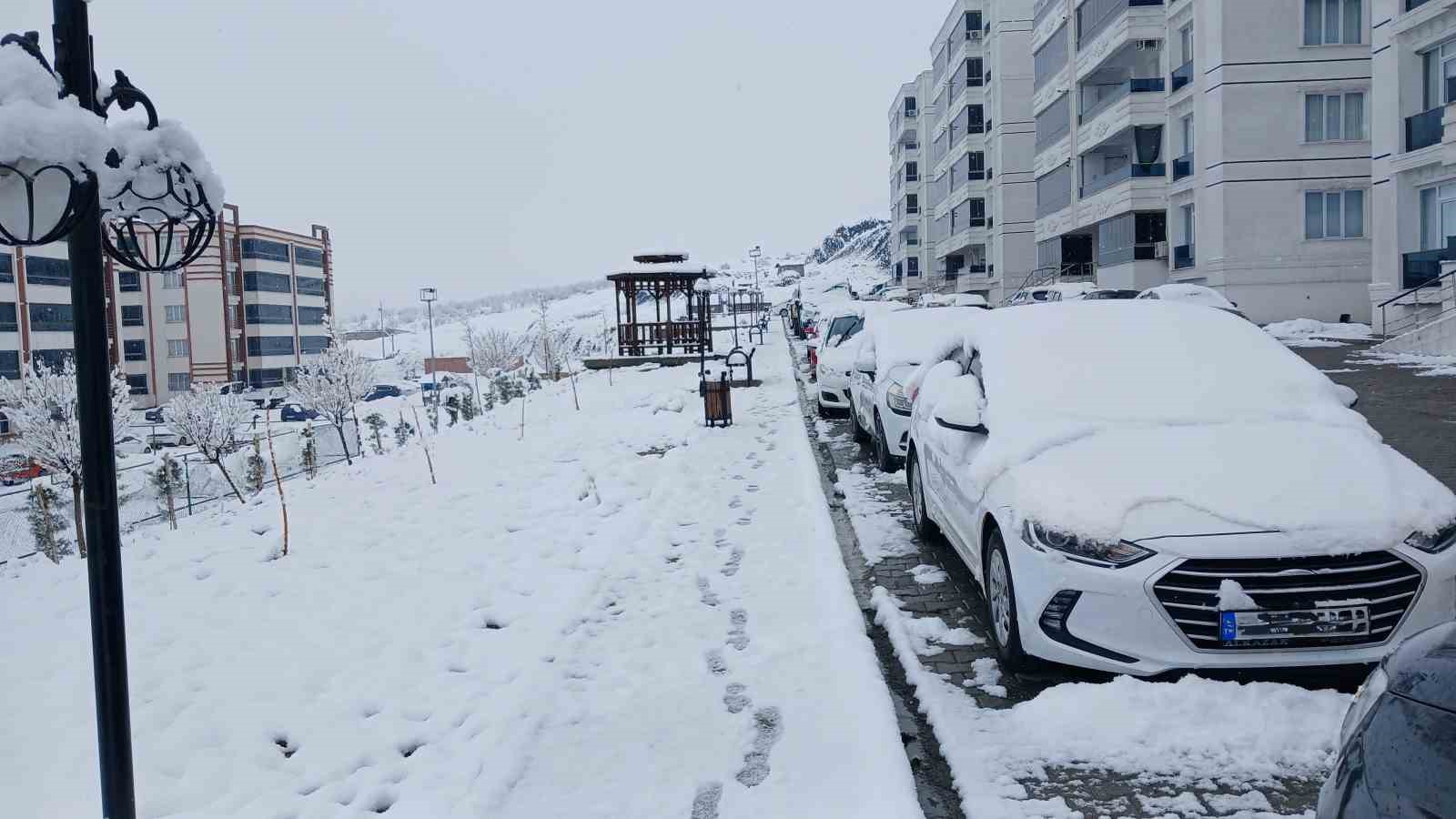 Kulp’ta beyaz esaret devam ediyor