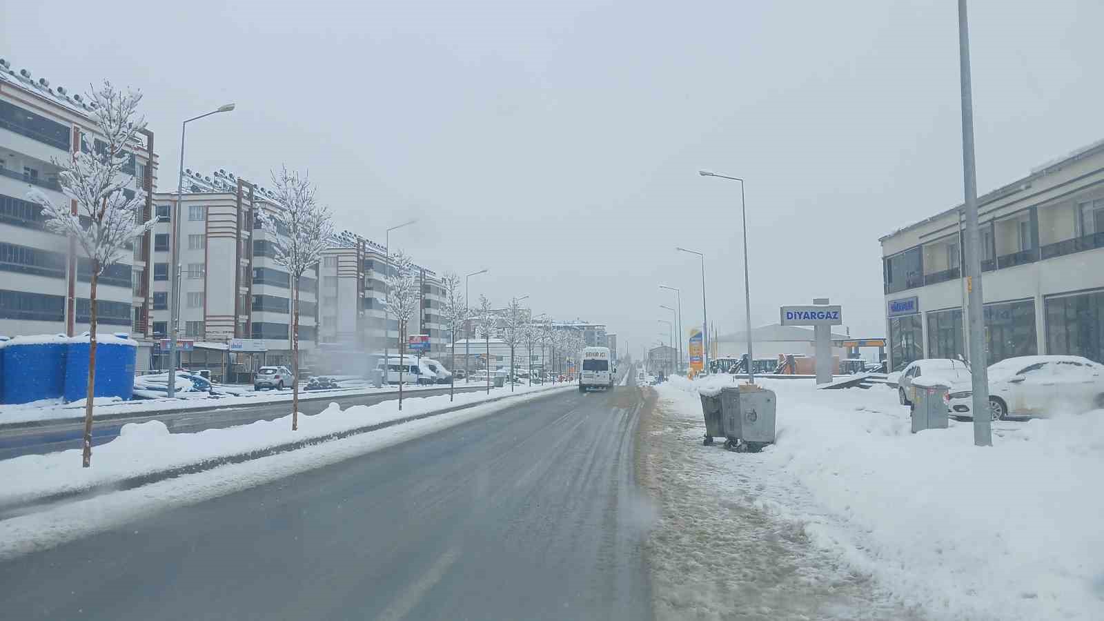 Kulp’ta beyaz esaret devam ediyor