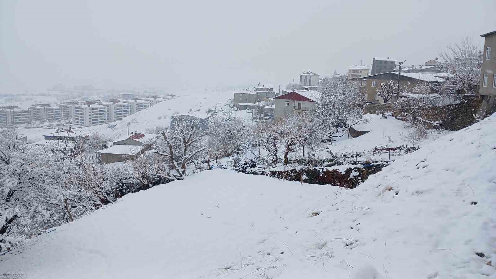 Kulp’ta beyaz esaret devam ediyor