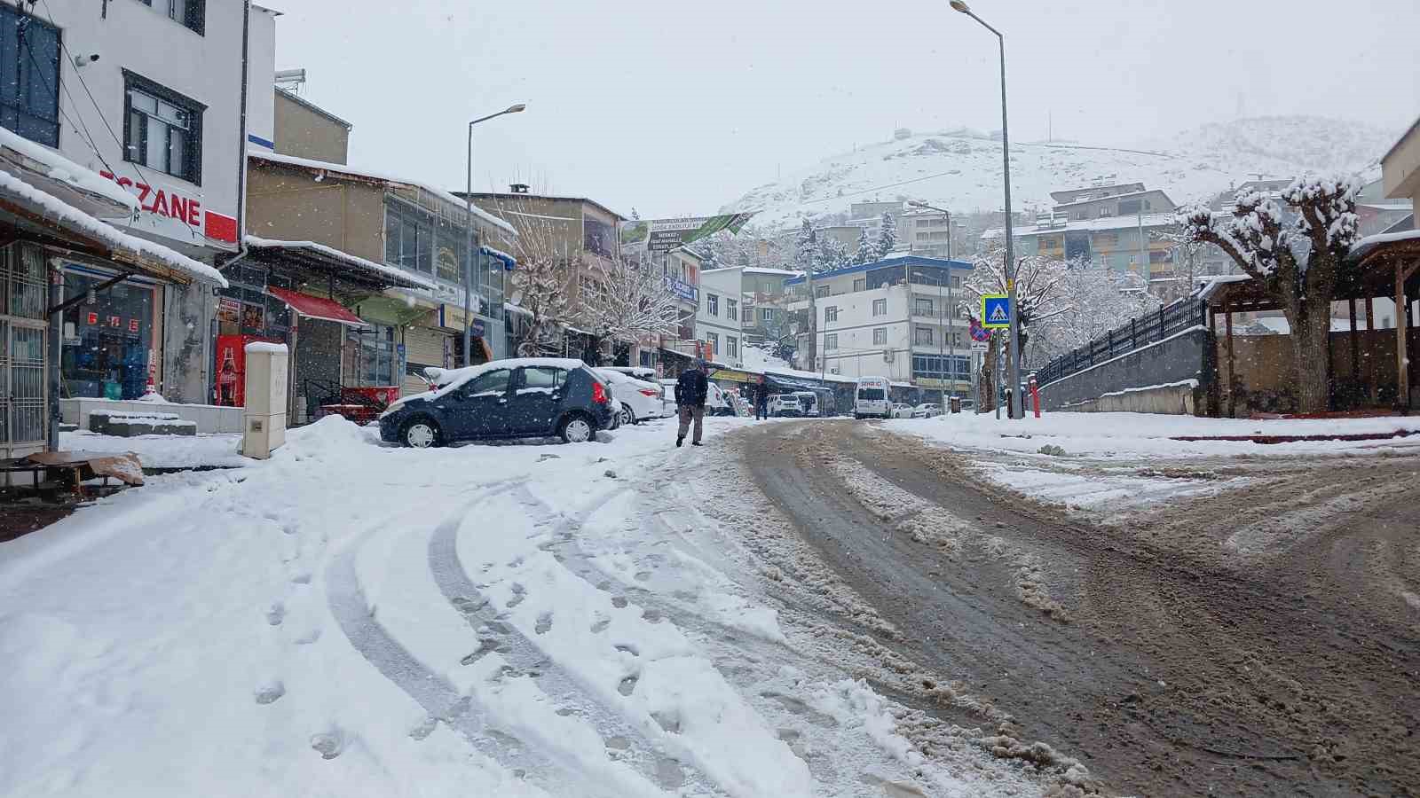 Kulp’ta beyaz esaret devam ediyor