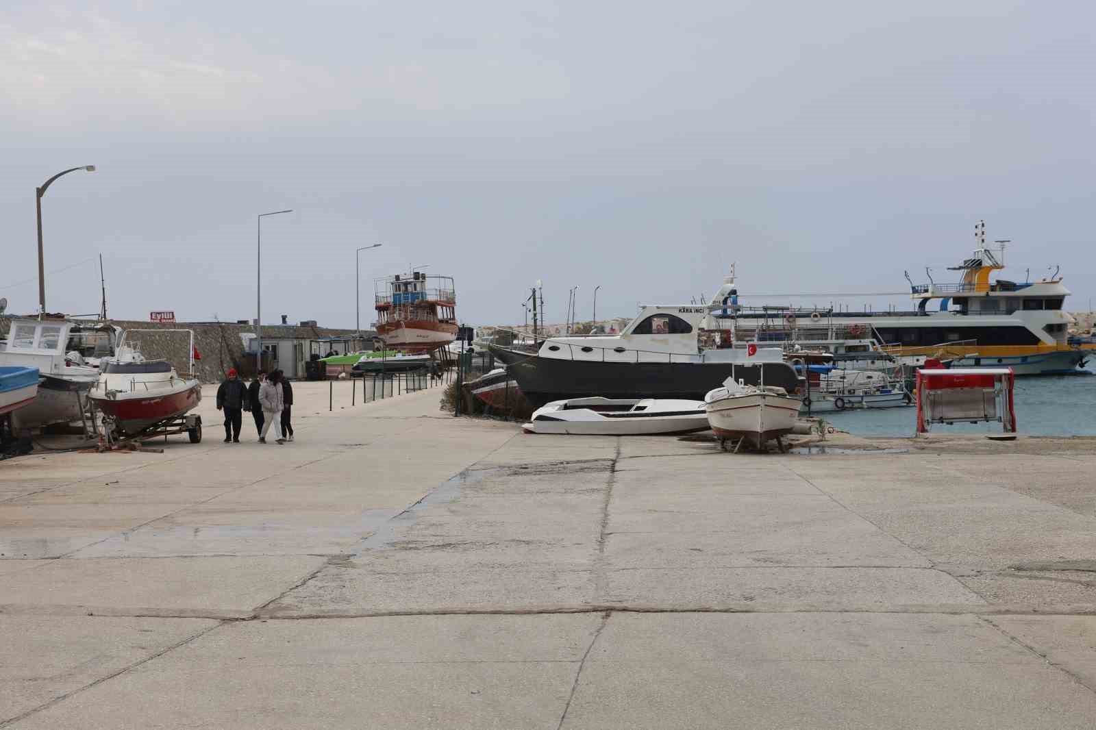 Yılların kaptanından amatör balıkçılara ’fırtınada denize açılmayın’ çağrısı