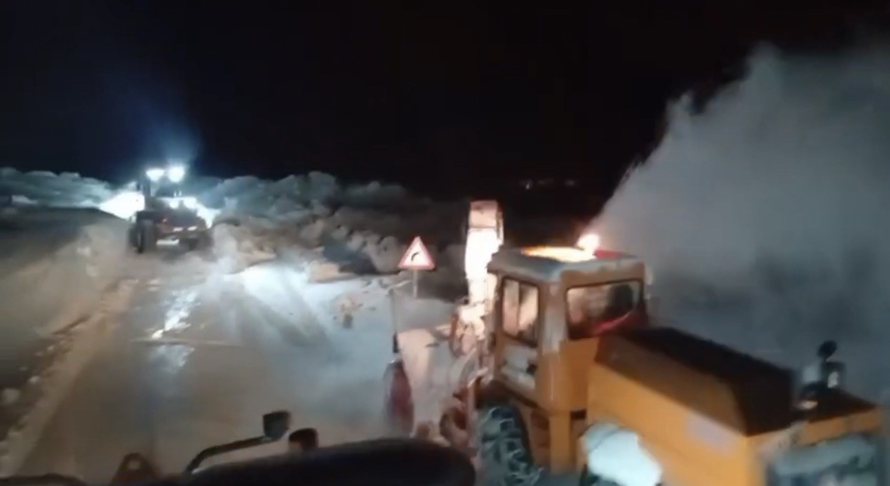 Ağrı-Kağızman kara yolu ulaşıma açıldı