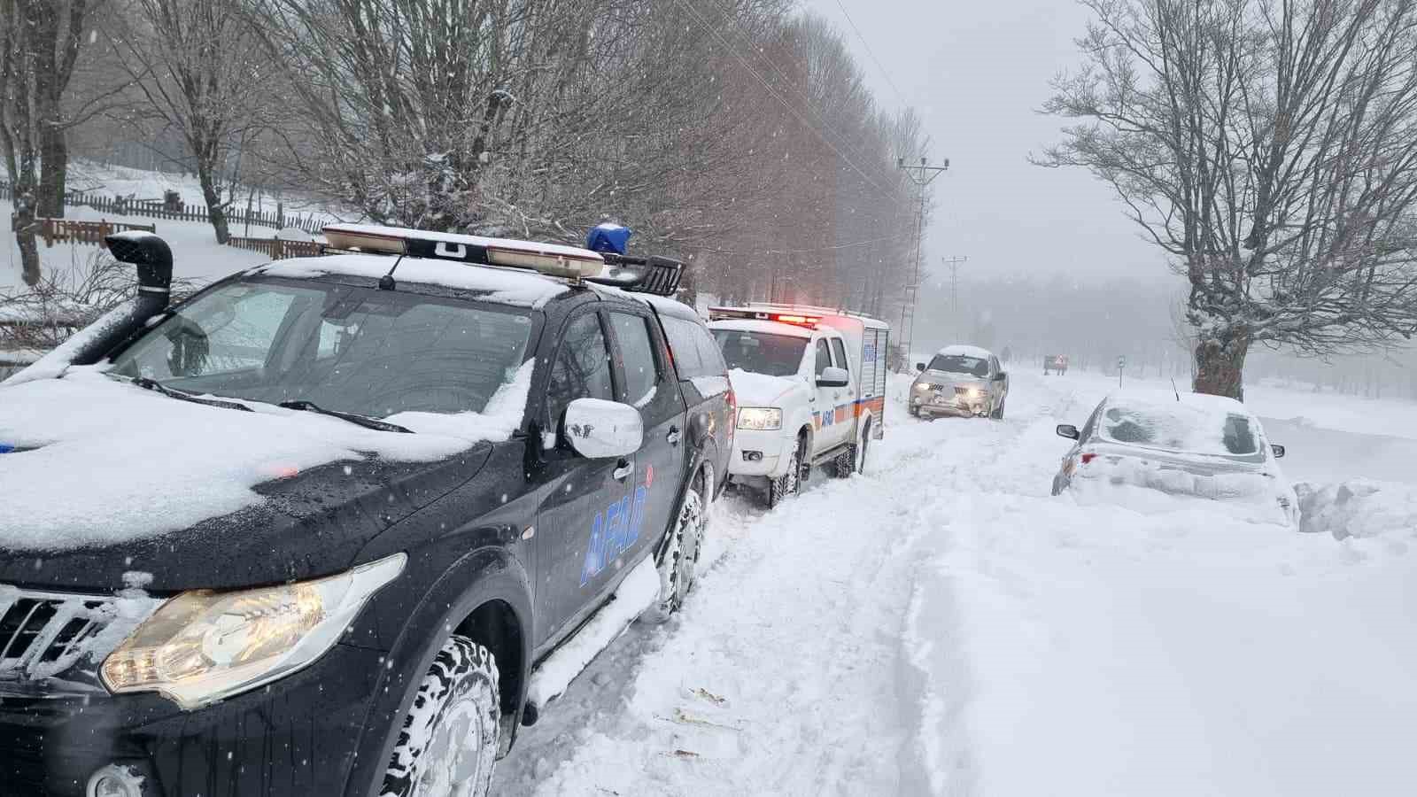 Yalova’da yaylada mahsur kalan 5 kişi kurtarıldı