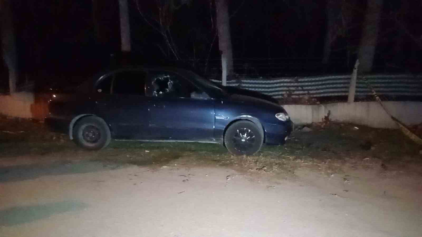 Çarşı ve Mahalle Bekçisi otomobilinde silahla vurulmuş halde bulundu