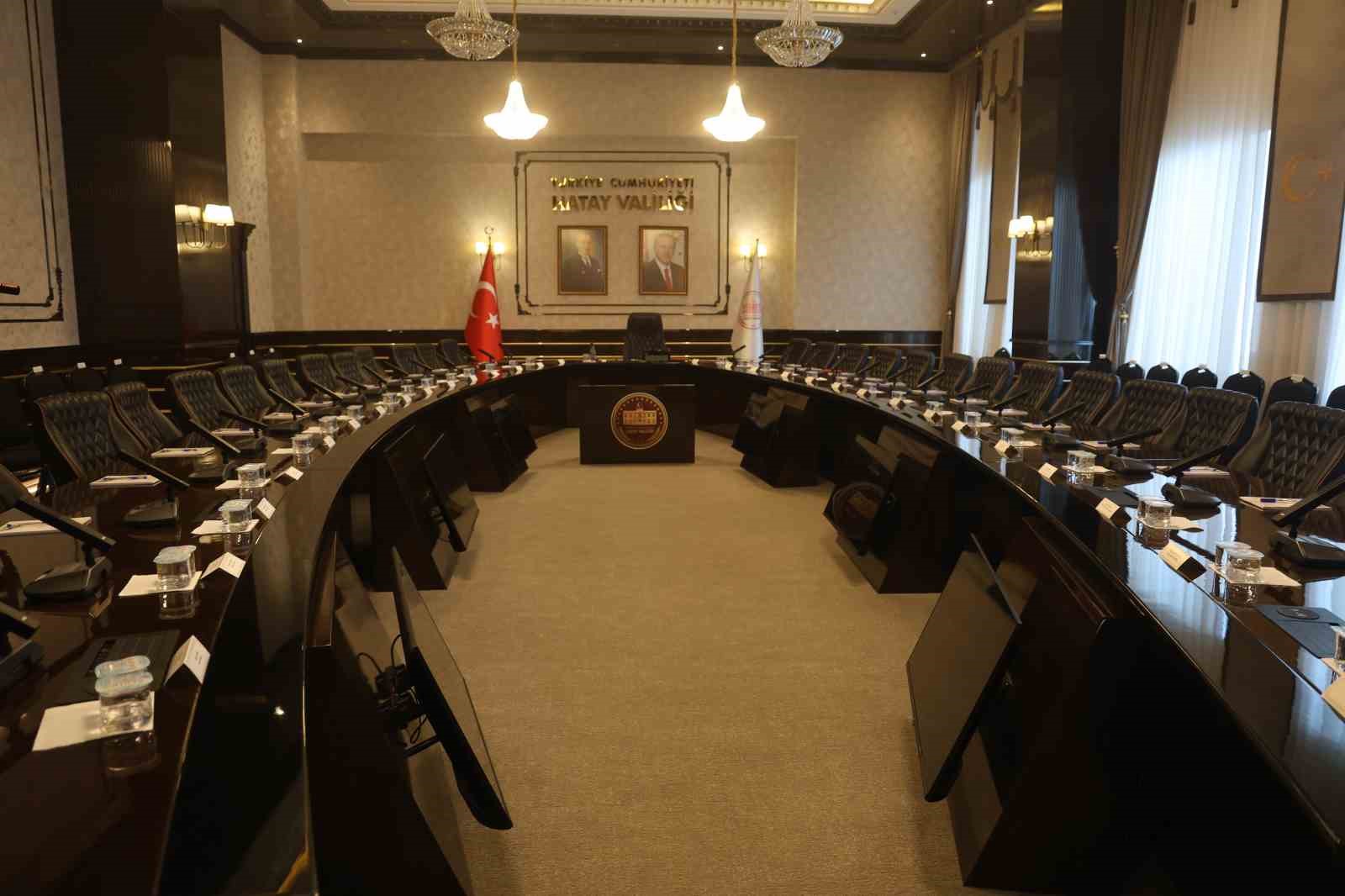 Vatandaşla devleti buluşturan Hatay Valiliği’nin yeni binası hizmete başladı