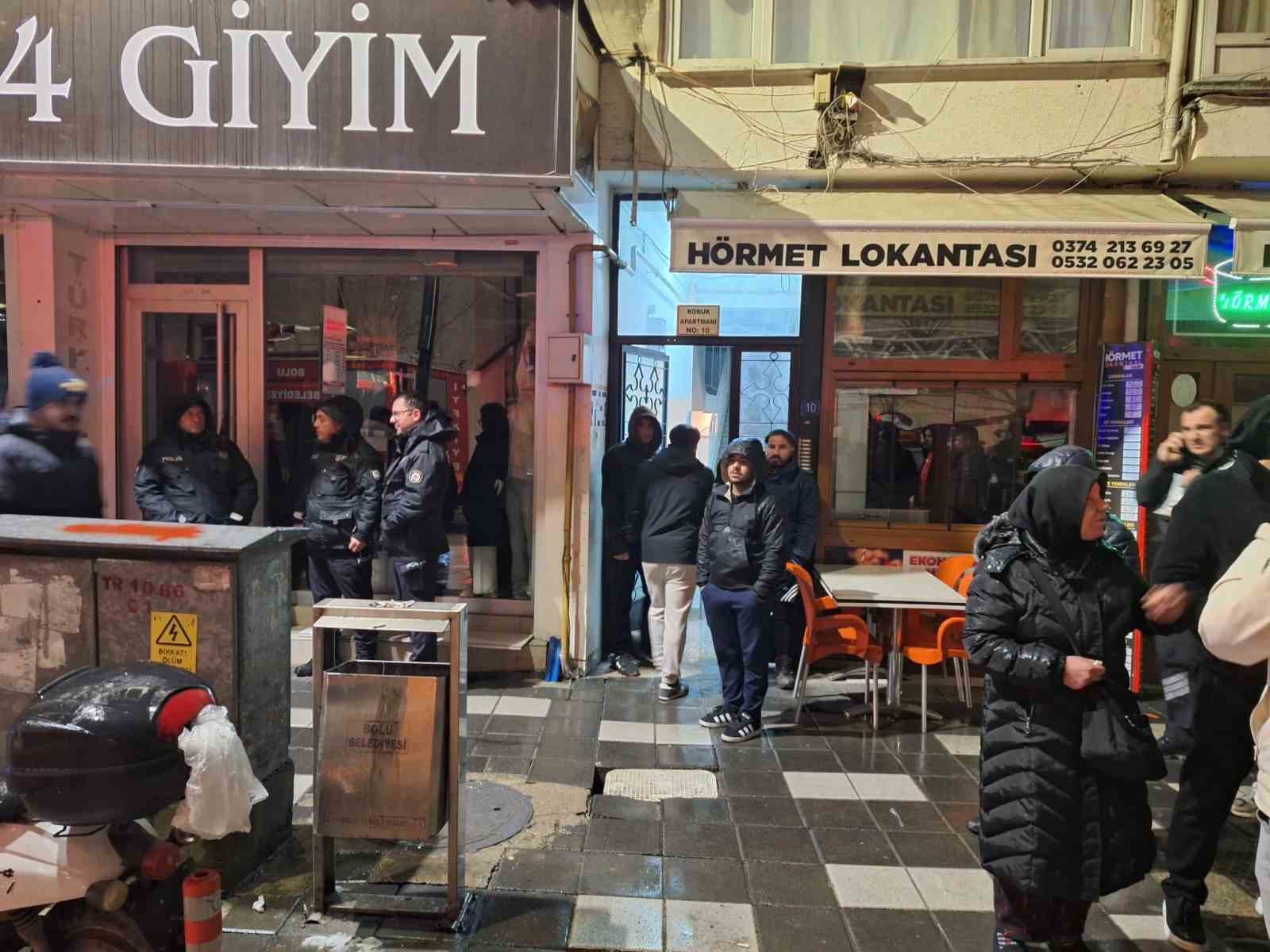Bolu’da gece saatlerinde korkutan yangın: 2 kişi dumandan etkilendi