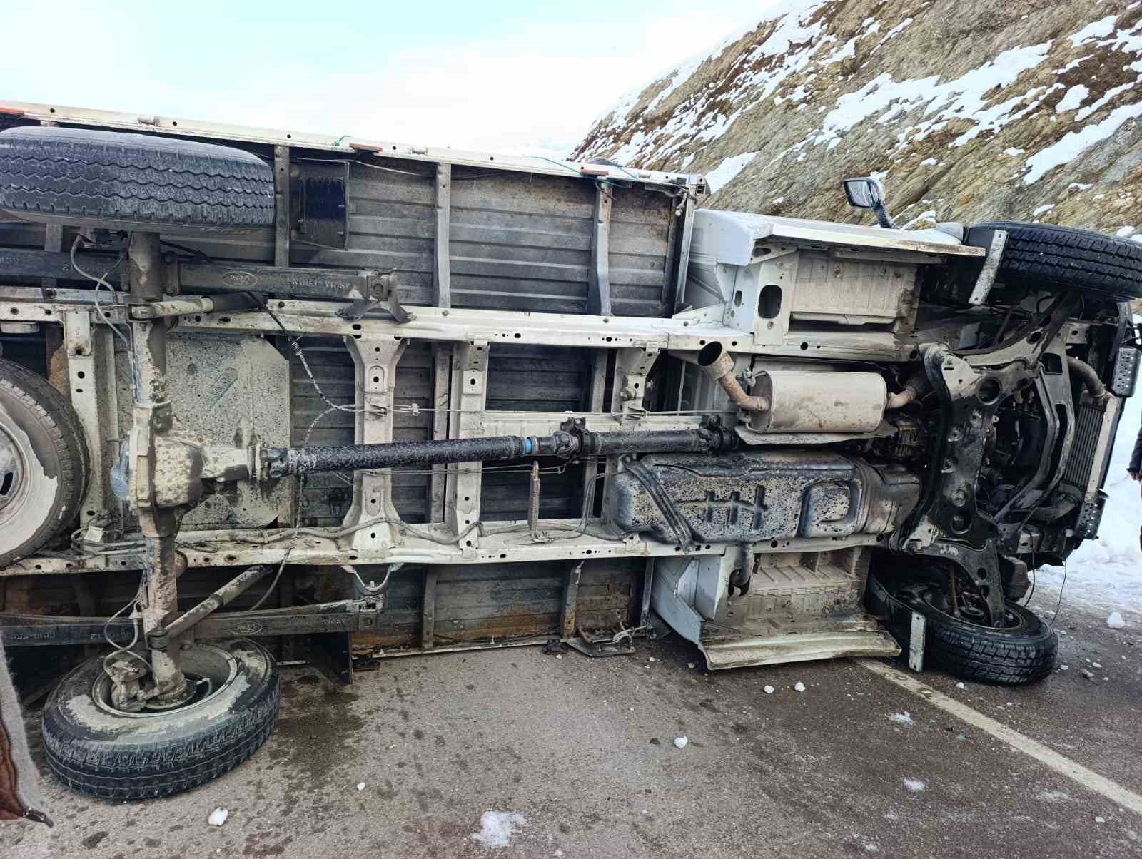 Hakkari’de trafik kazası: 2 yaralı