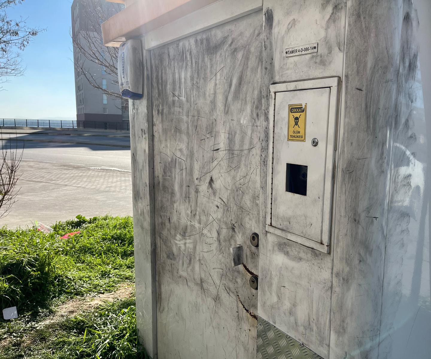 İzmir’de banka aracından yüklü miktarda vurgun