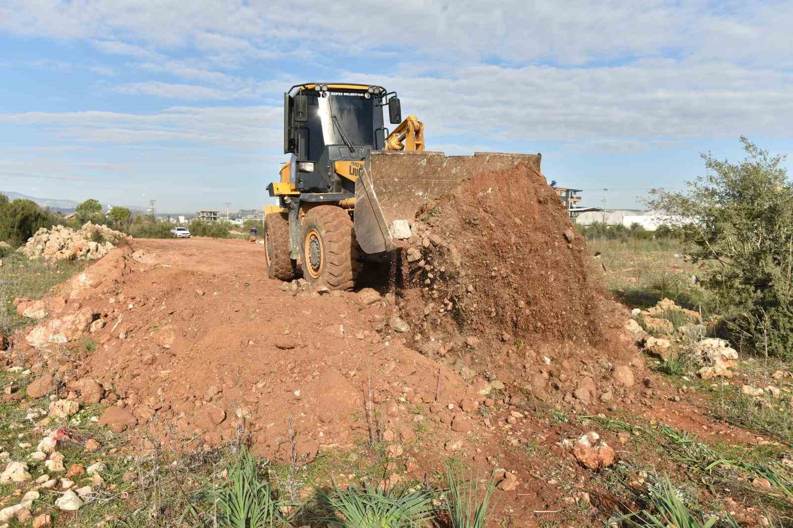 Kepez Belediyesi’nden Zeytinlik Mahallesi’ne yeni yol