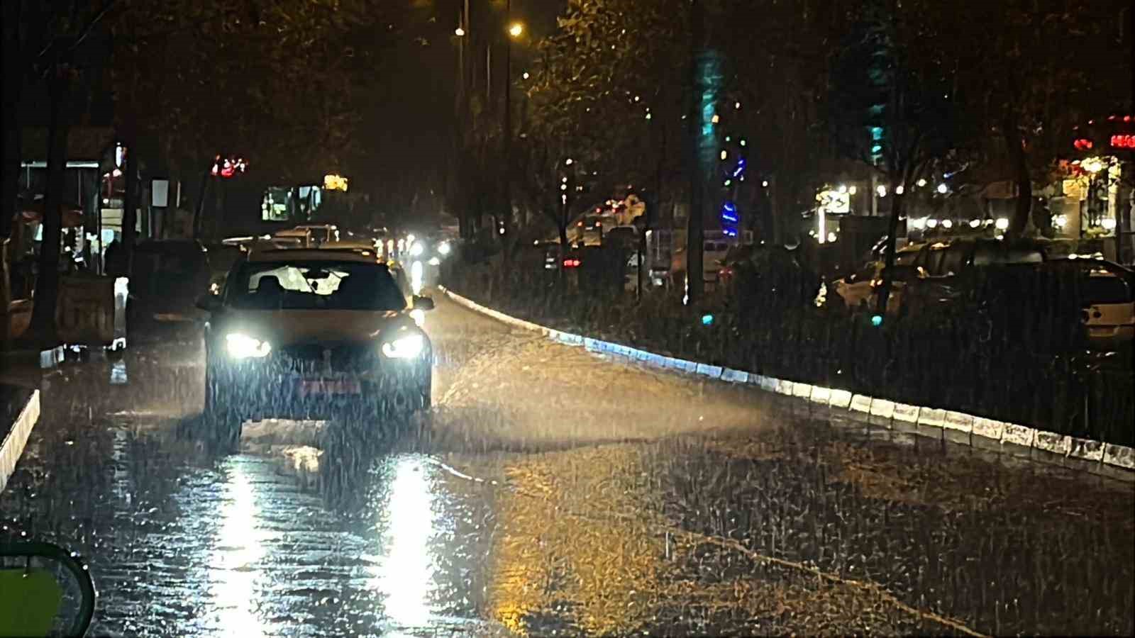 Hatay’da sis ve yağmur