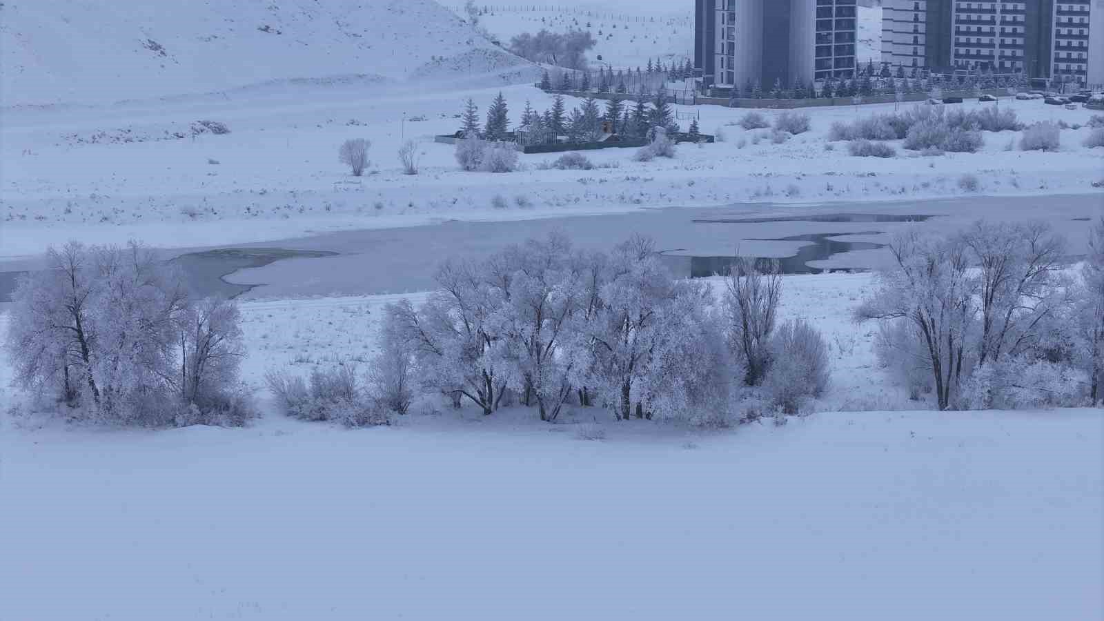 Yakutistan değil Sivas: Termometreler eksi 22 dereceyi gösterdi, şehirde hayat dondu