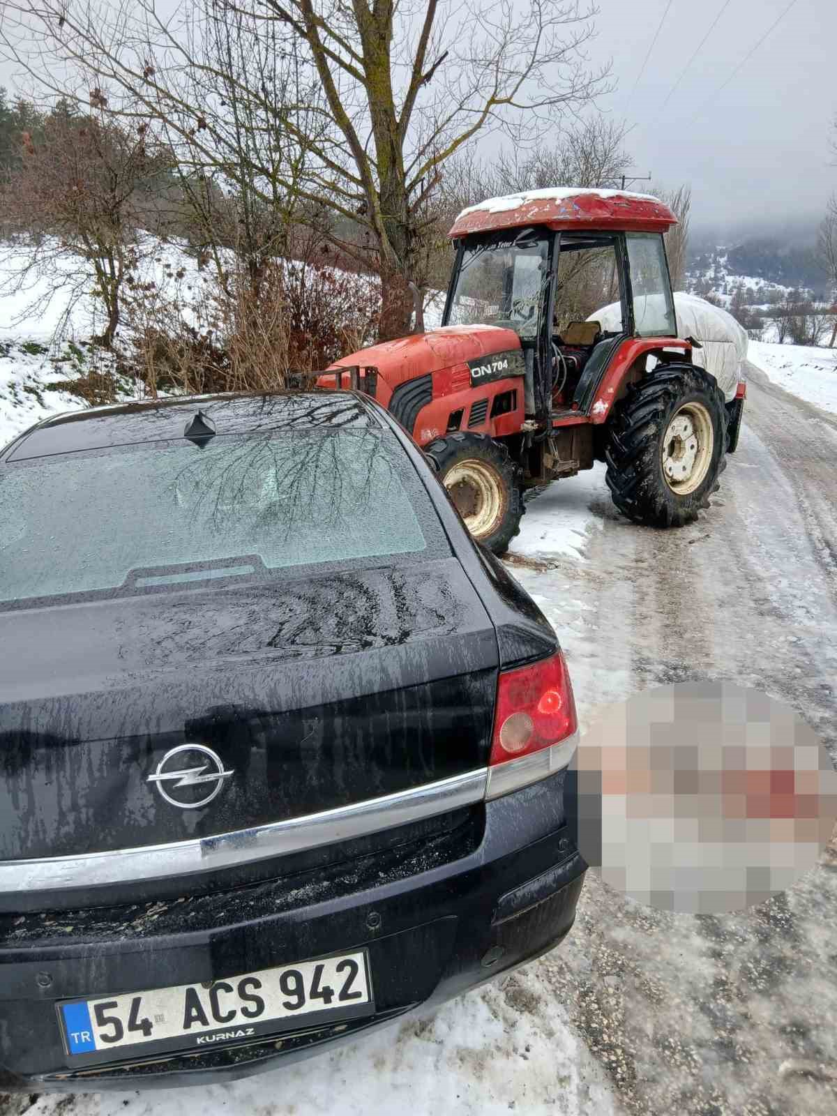 Bolu’da traktör ile otomobil kafa kafaya çarpıştı: 1 yaralı