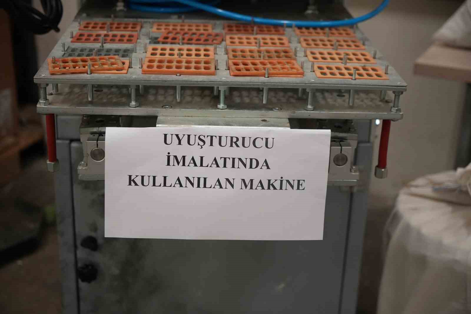 Edirne’de evini uyuşturucu imalathanesine çevirmiş: Operasyonda 117 kilo uyuşturucu ele geçirildi