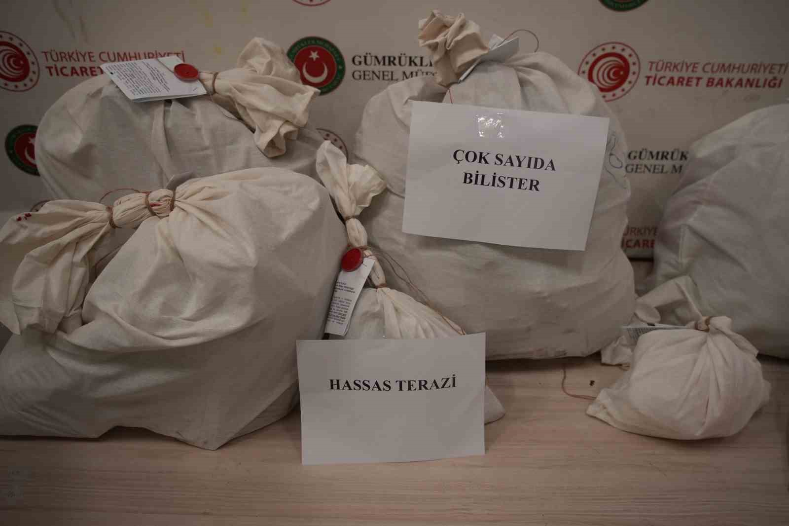 Edirne’de evini uyuşturucu imalathanesine çevirmiş: Operasyonda 117 kilo uyuşturucu ele geçirildi