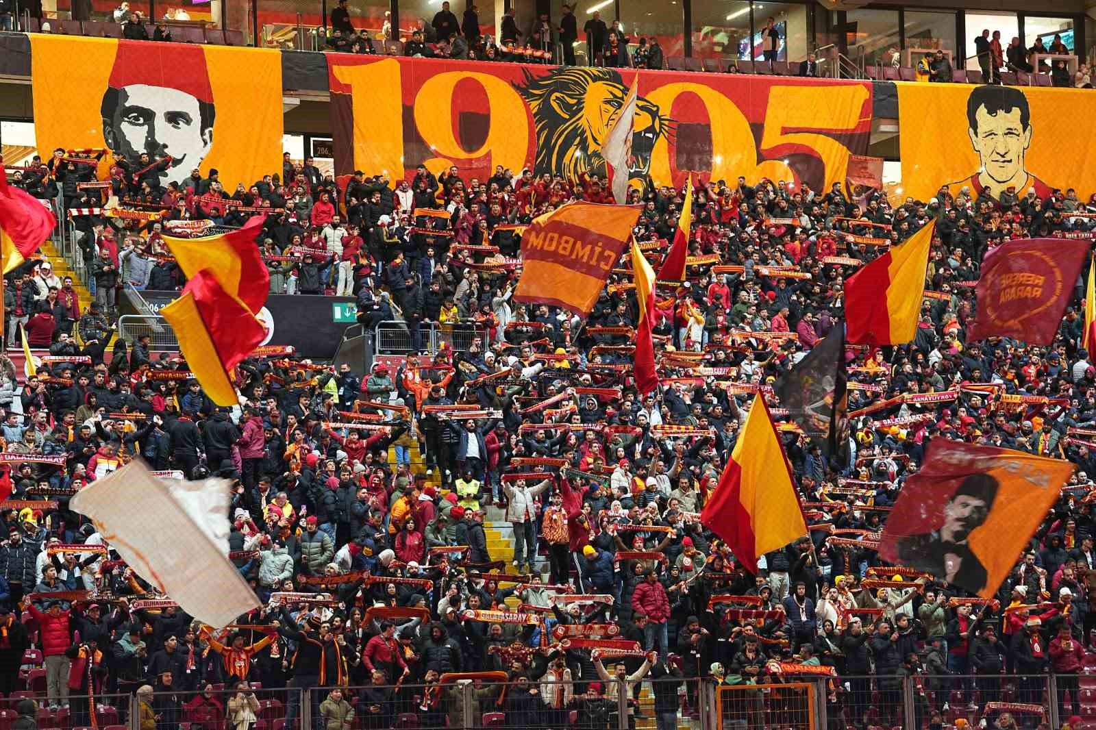 Trendyol Süper Lig: Galatasaray: 0 - Gaziantep FK: 0 (Maç devam ediyor)