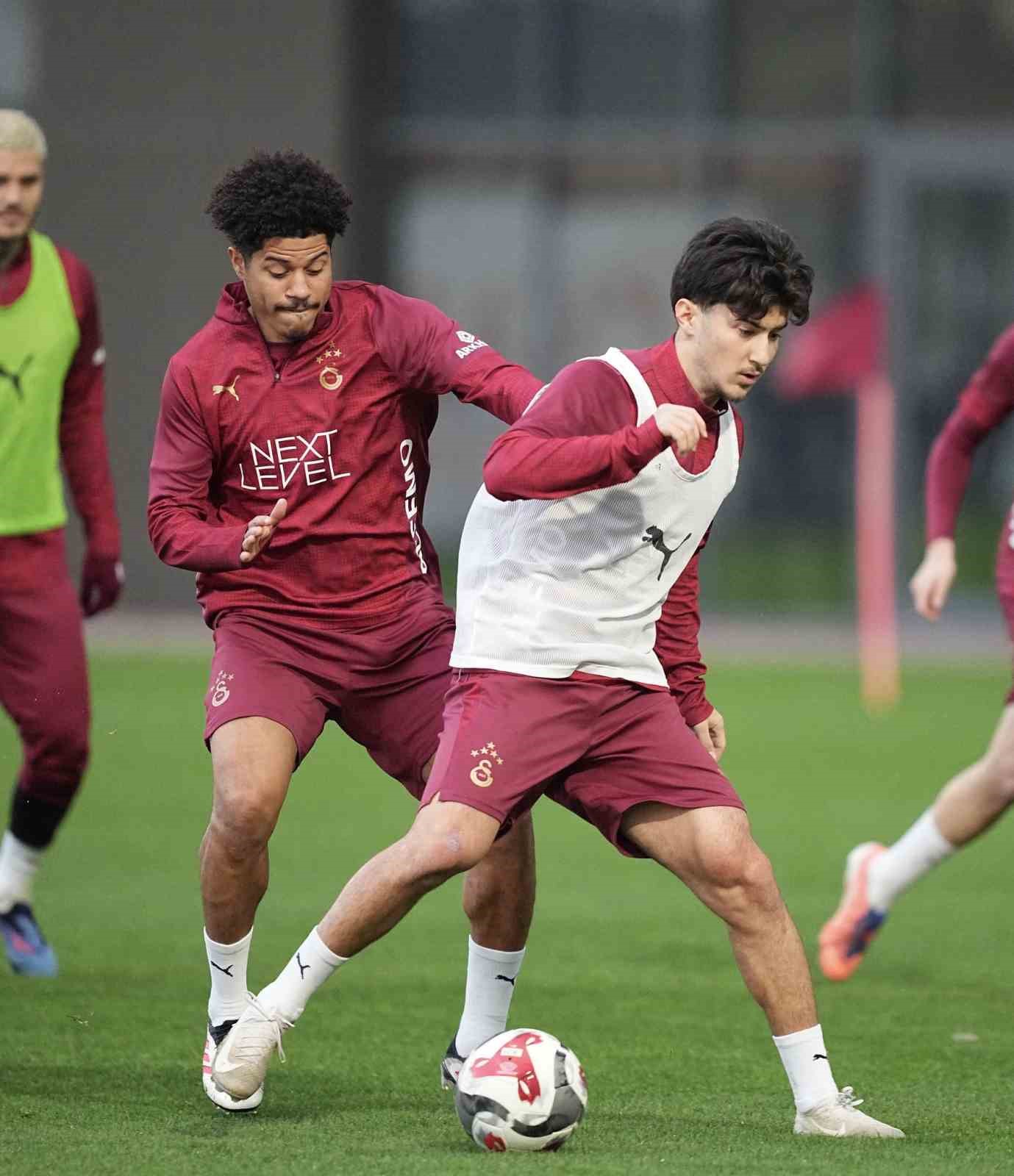 Galatasaray, Fenerbahçe maçı hazırlıklarına başladı