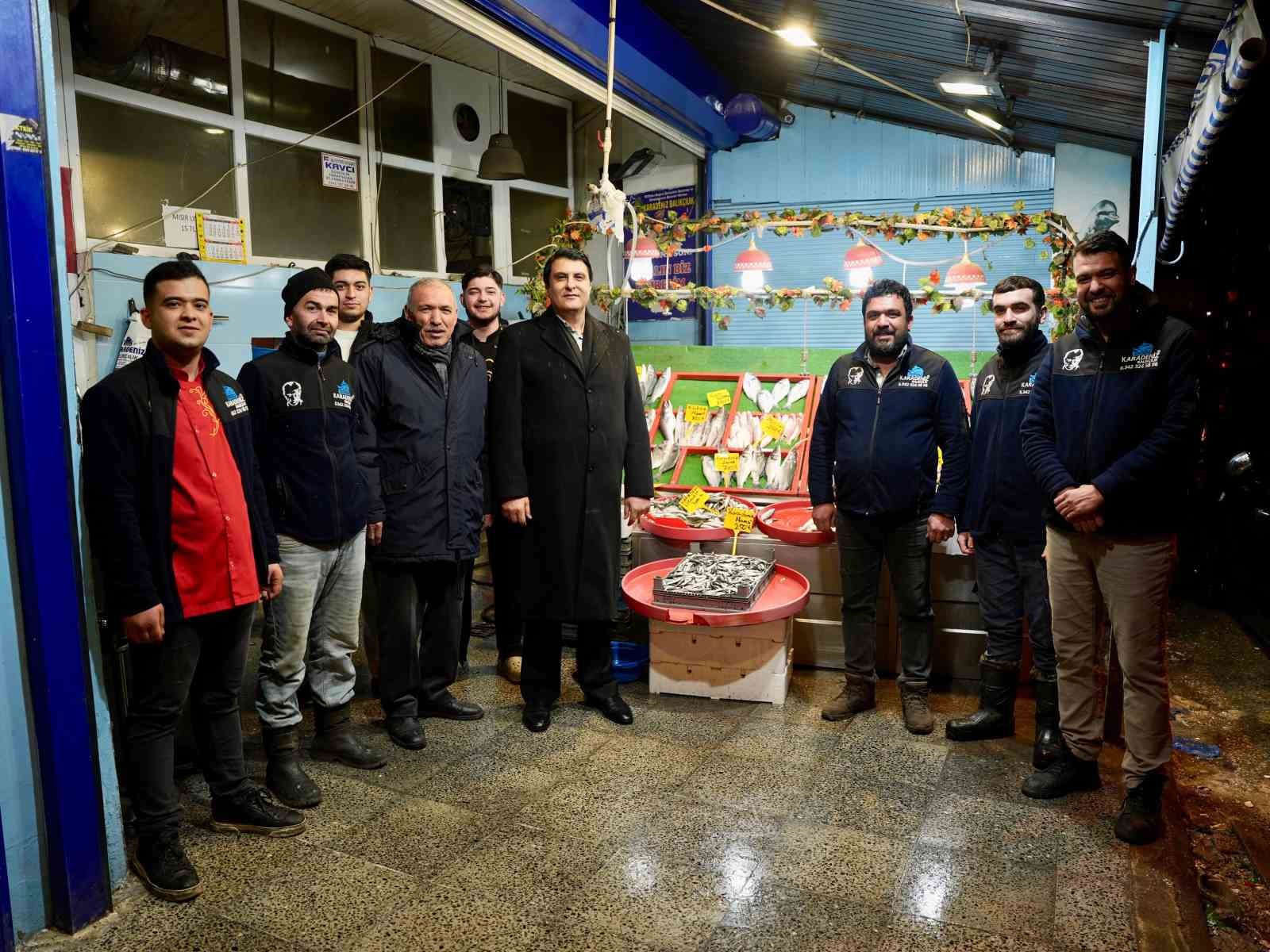 Yılmaz, tarihi mahallelerde esnaf ve vatandaşlarla buluştu