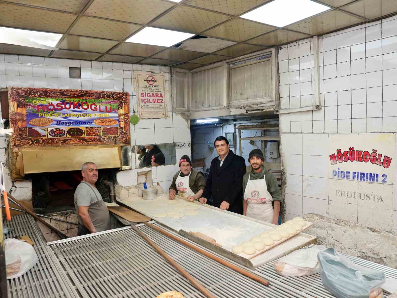 Yılmaz, tarihi mahallelerde esnaf ve vatandaşlarla buluştu